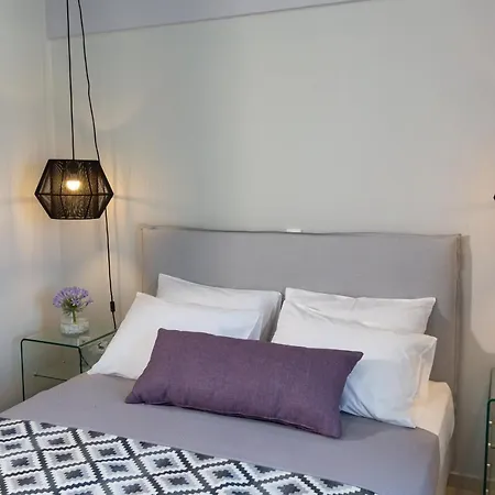 Jasmine - In Apartment